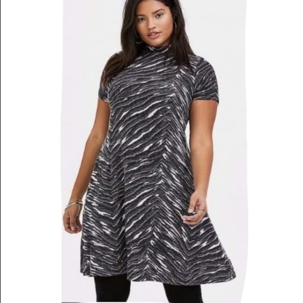 GREY & PINK ZEBRA HACCI MOCK NECK TRAPEZE DRESS